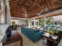 Villa Windu Asri, Living y comedor